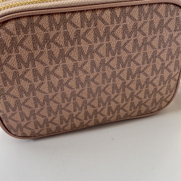 NWOT Michael Kors, double zip wristlet - Picture 4 of 9